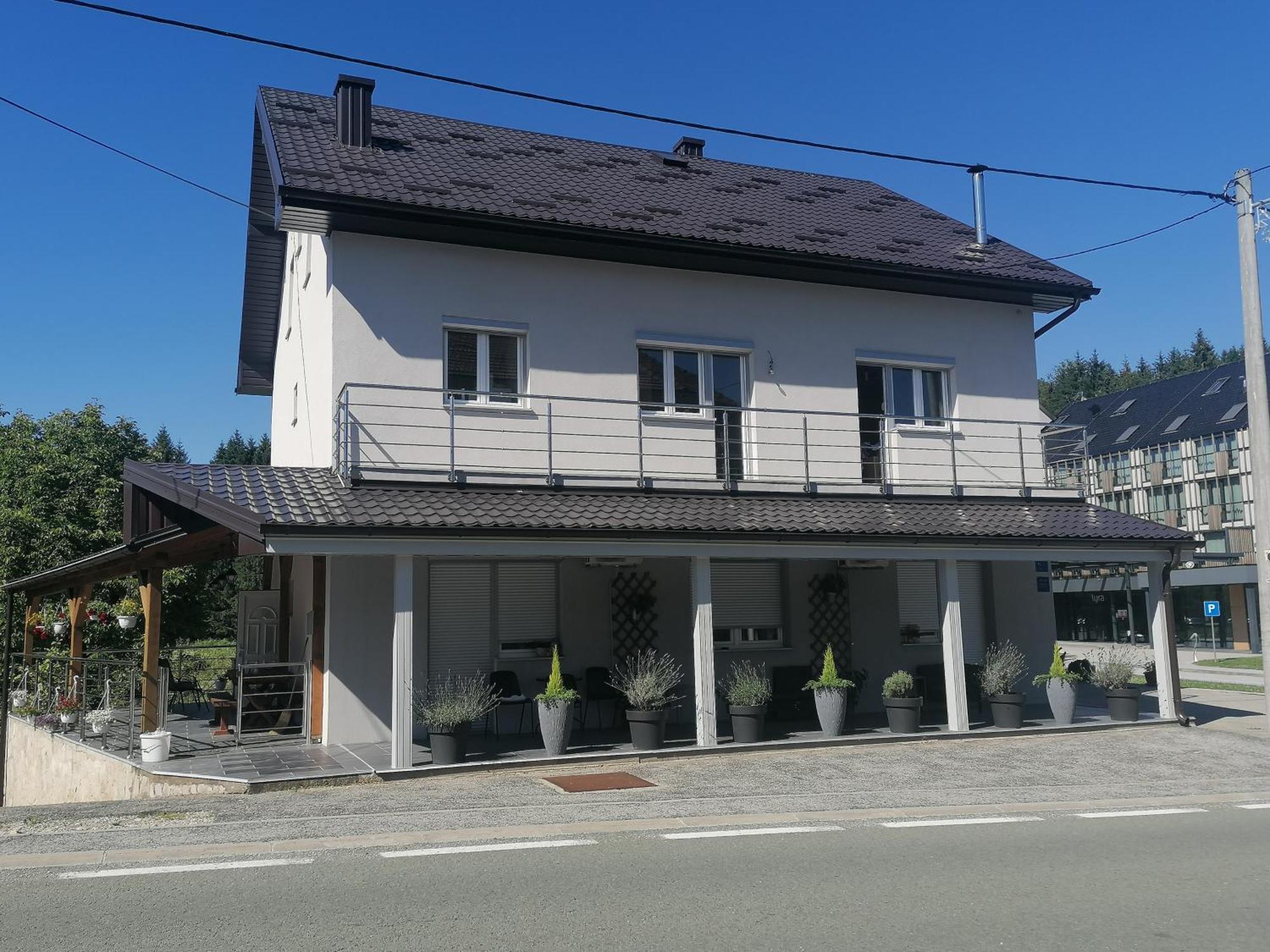 Guest House Mylan Licko Petrovo Selo Exterior photo